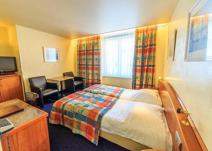 Hotel Pacific